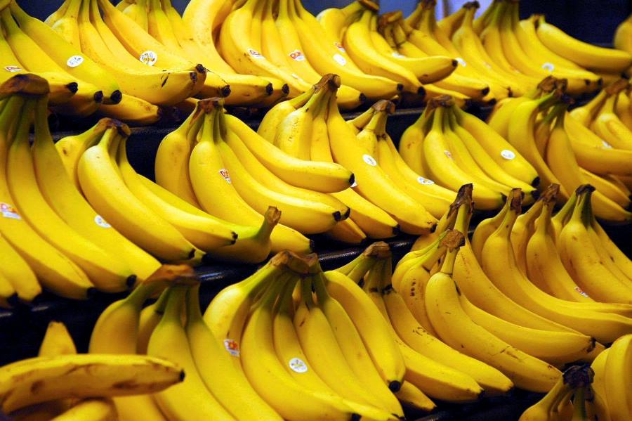 12 причин їсти банани щодня