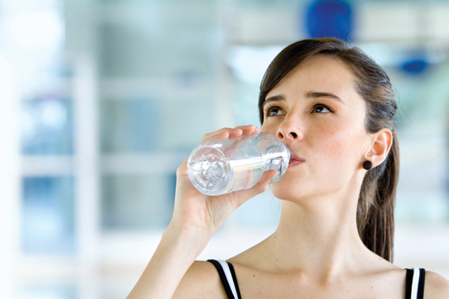 6 тривожних сигналів про те, що ви п'єте мало води1