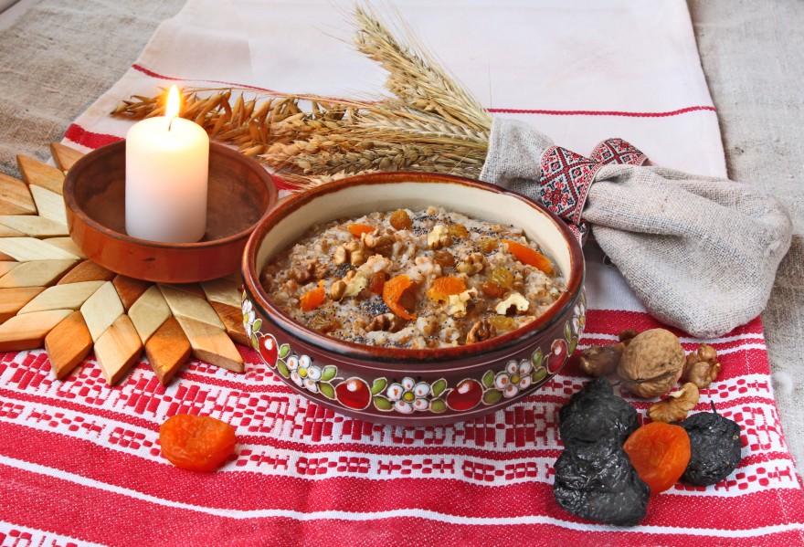 Pot with wheat porridge which is prepared on Christmas Eve Kutya is a traditional food on Christmas Eve.