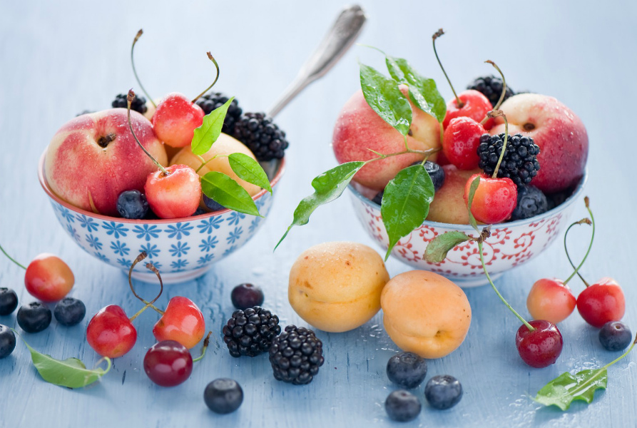 ягоди і фрукти