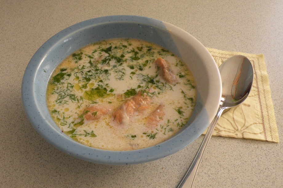 вершковий суп із сьомгою