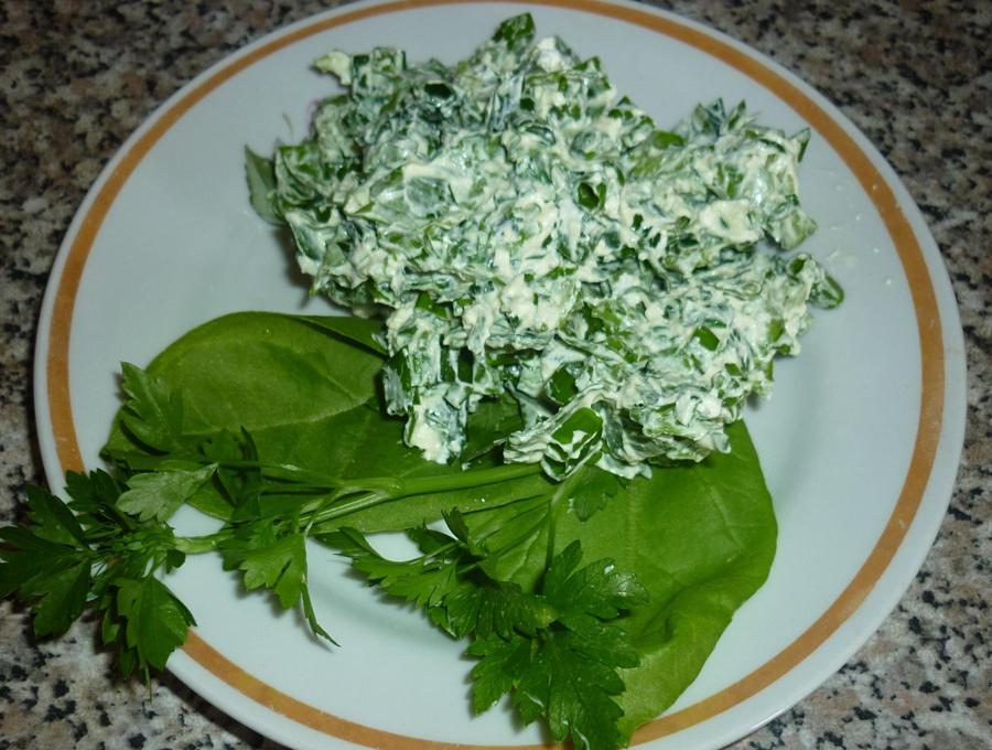 салат з сиром і зеленню «вітамінний»