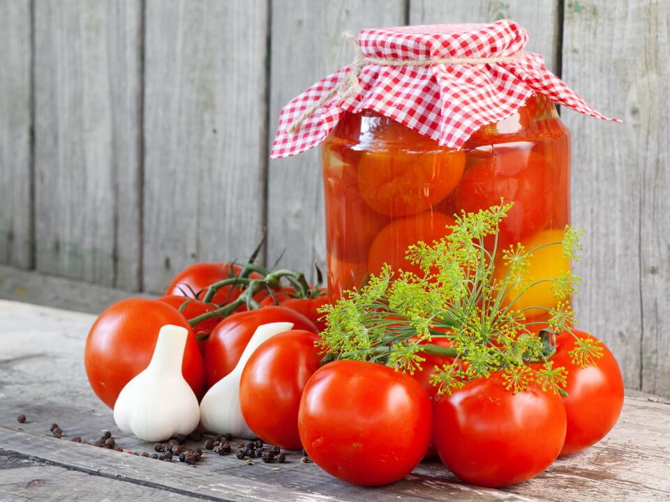 12 найкращих рецептів консервованих помідорів