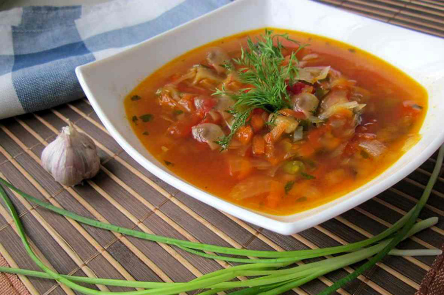 грибний суп з квасолею
